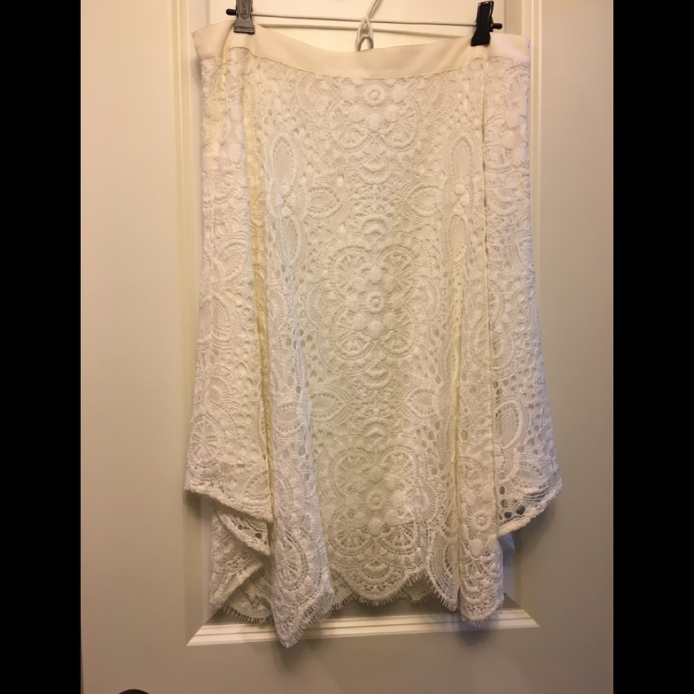 ❤️ Trina Turk White lace skirt 10 new with tags